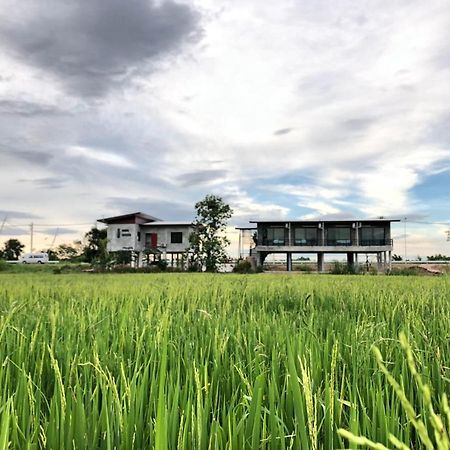 Ban Suweena Uthai Thani Exteriör bild